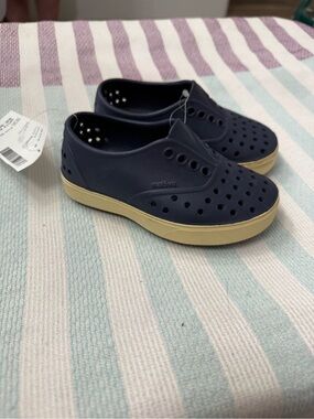Native Kids Rain & Snow Clog - Navy and Cream Sole